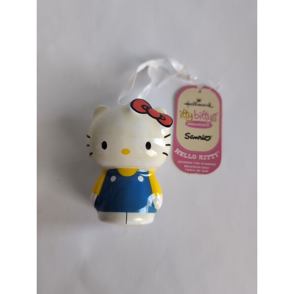 HALLMARK Keepsake 2016 ITTY BITTYS HELLO KITTY Cat CHRISTMAS ORNAMENT Sanrio NEW - Picture 1 of 3